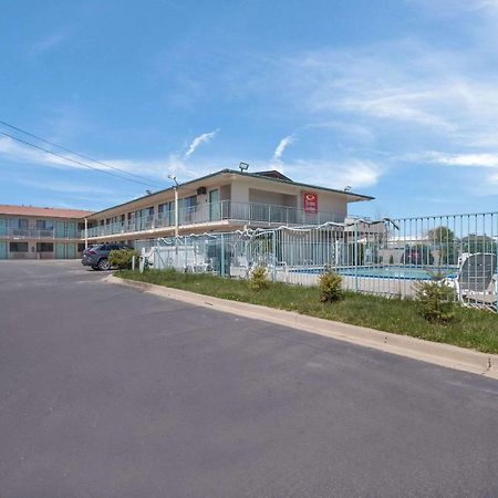 Econo Lodge Якіма Екстер'єр фото