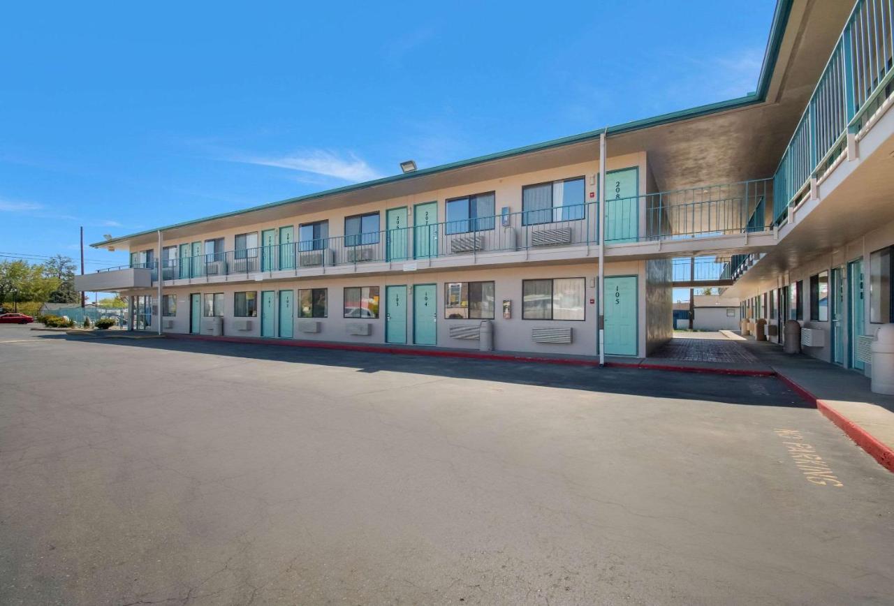 Econo Lodge Якіма Екстер'єр фото