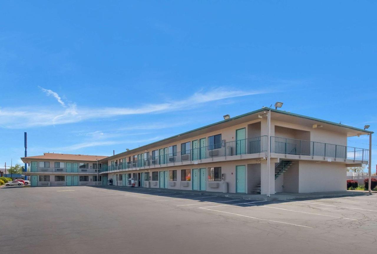 Econo Lodge Якіма Екстер'єр фото