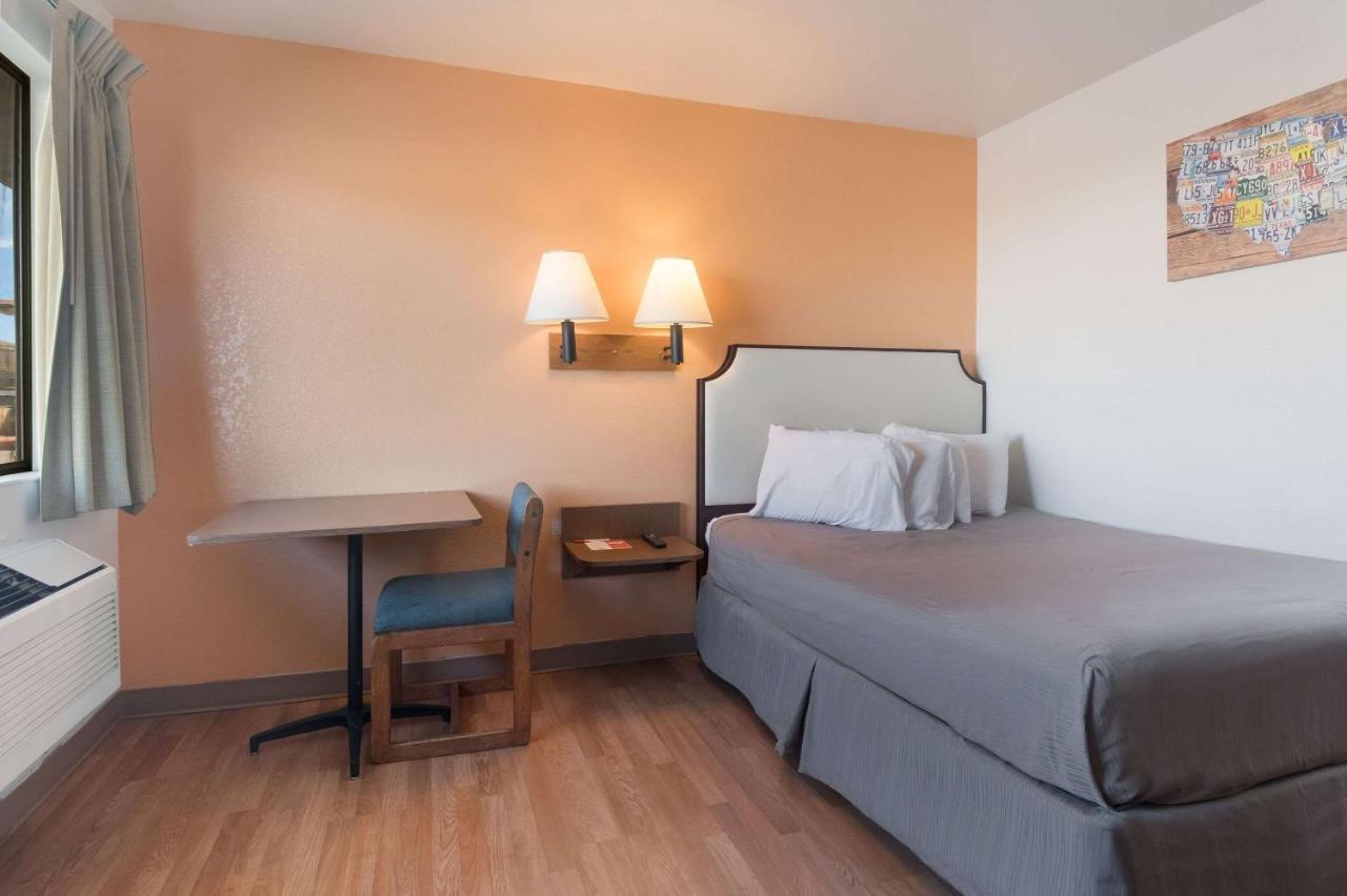 Econo Lodge Якіма Екстер'єр фото